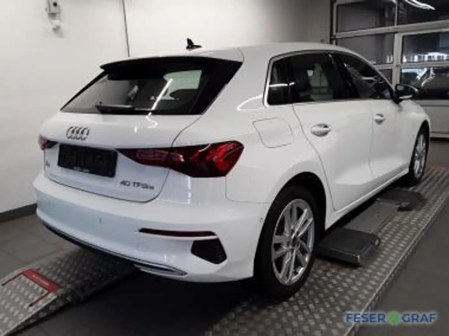 Audi A3 40 TFSI e advanced Navi,LED,Sitzhzg Weiß - 2