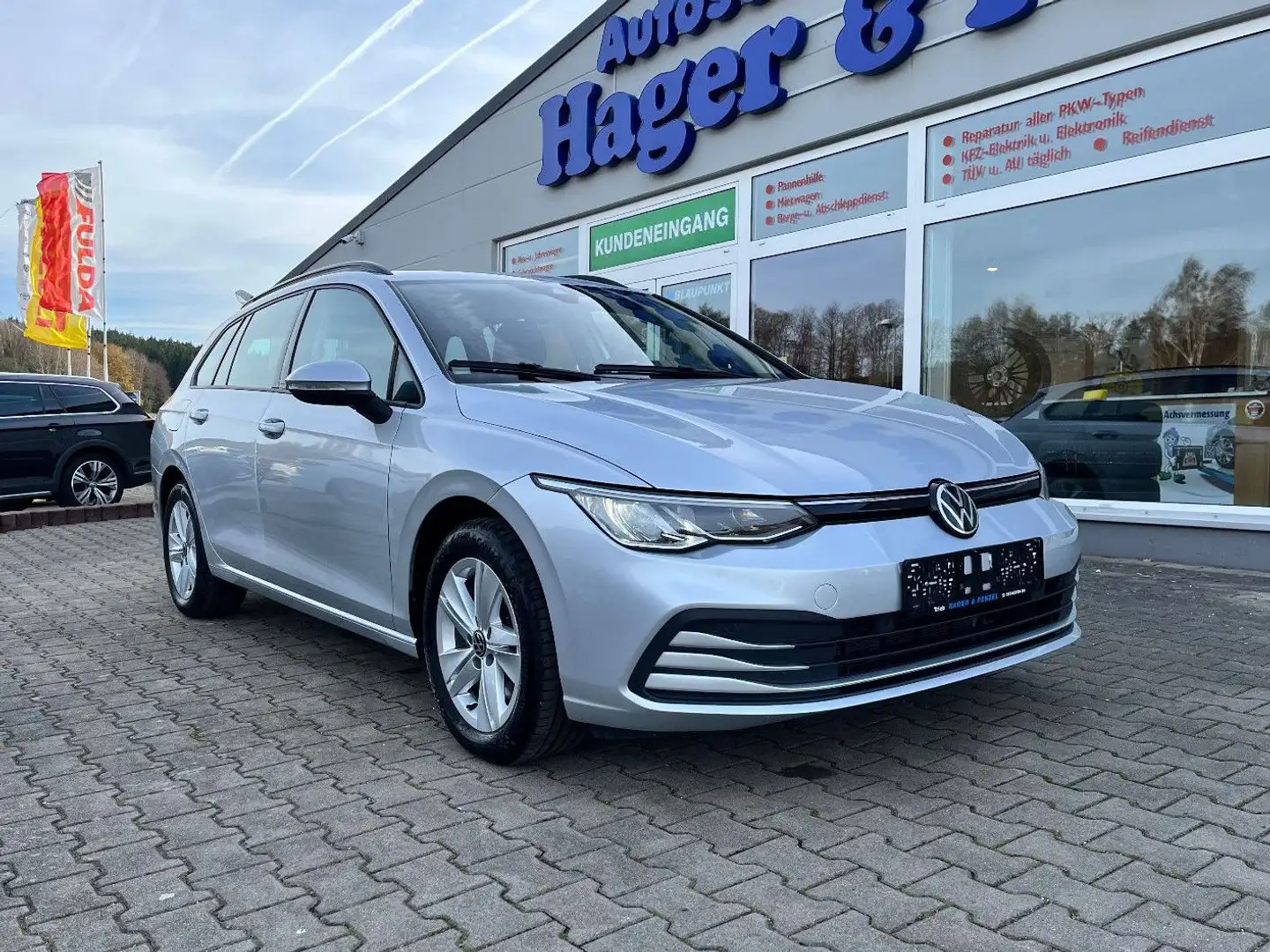 Volkswagen Golf VIII Variant Life PDC Navi AppConnect AHK Argent - 1