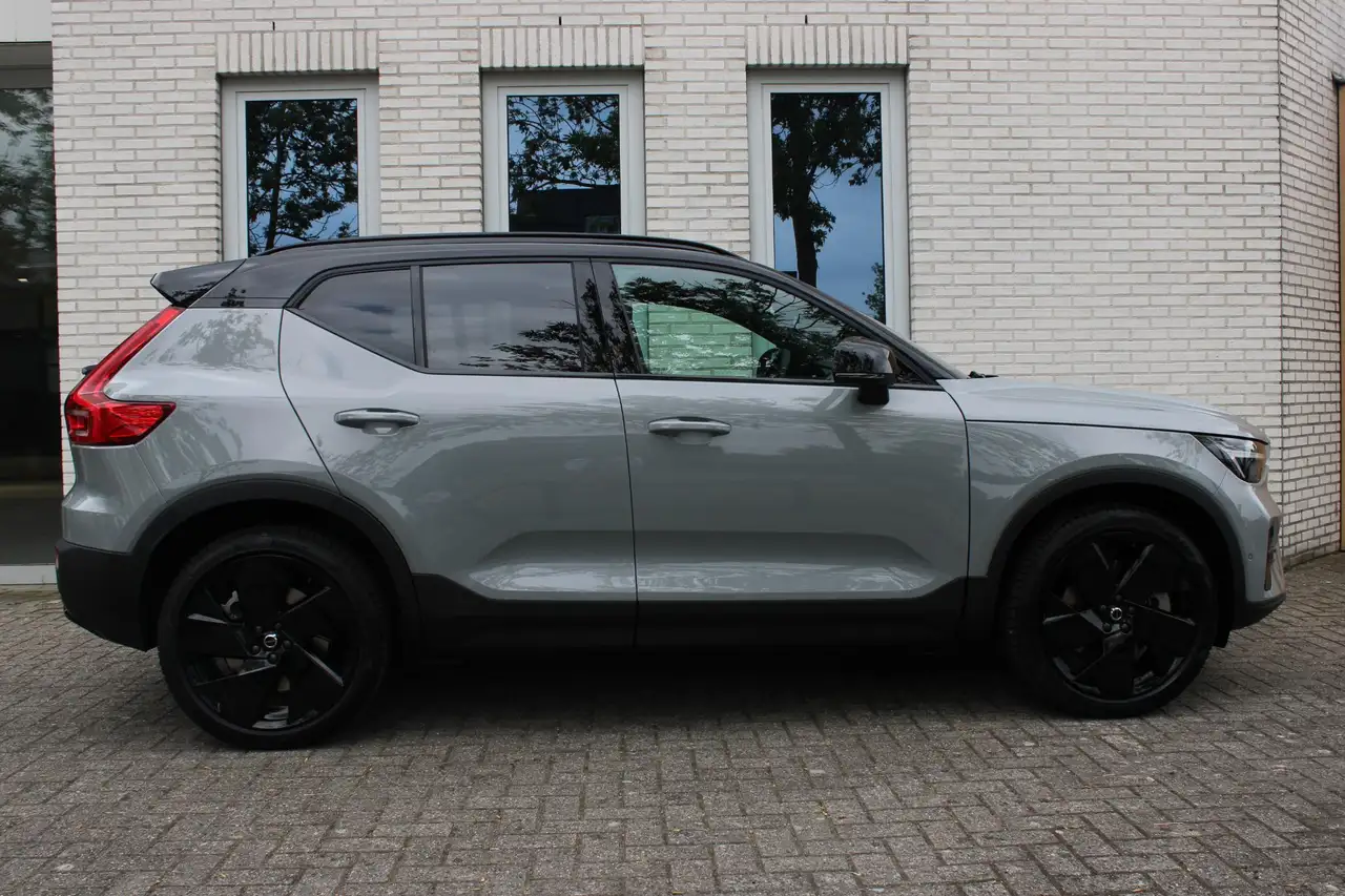 Volvo EX40 2026