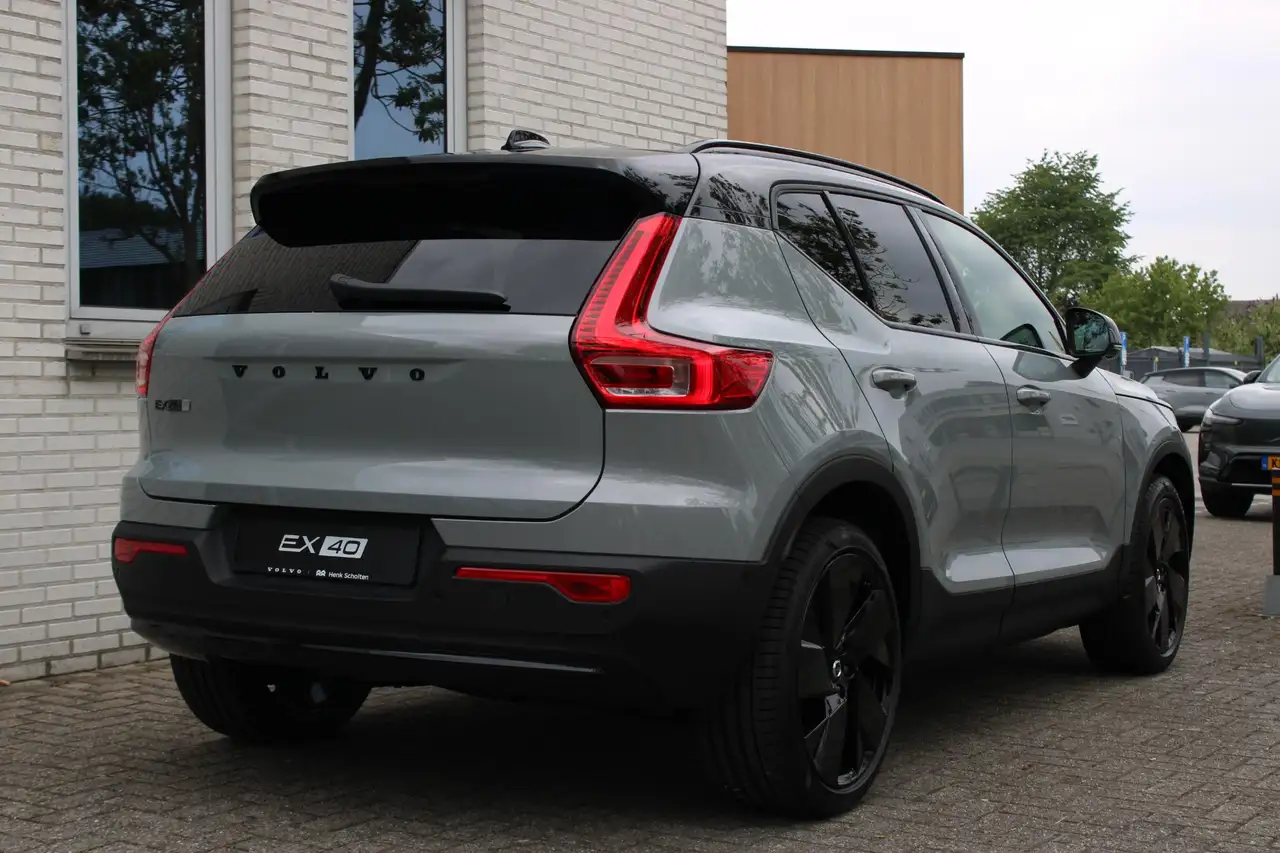 Volvo EX40 2026