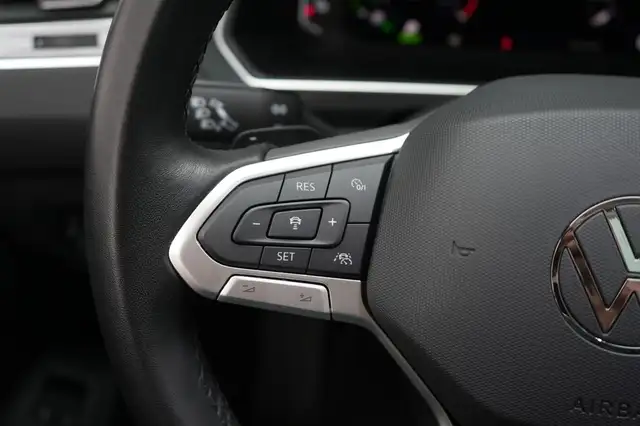 Volkswagen Tiguan view 21
