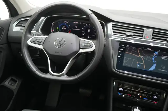 Volkswagen Tiguan view 12