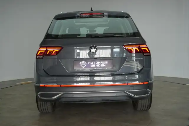 Volkswagen Tiguan view 5