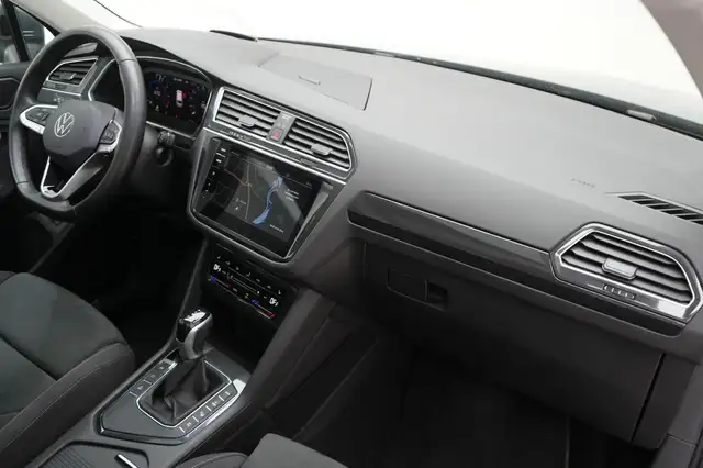 Volkswagen Tiguan view 8