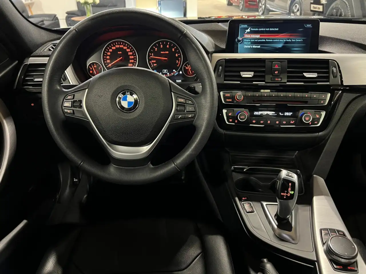 BMW 3 Series снимка BMW 3 Series