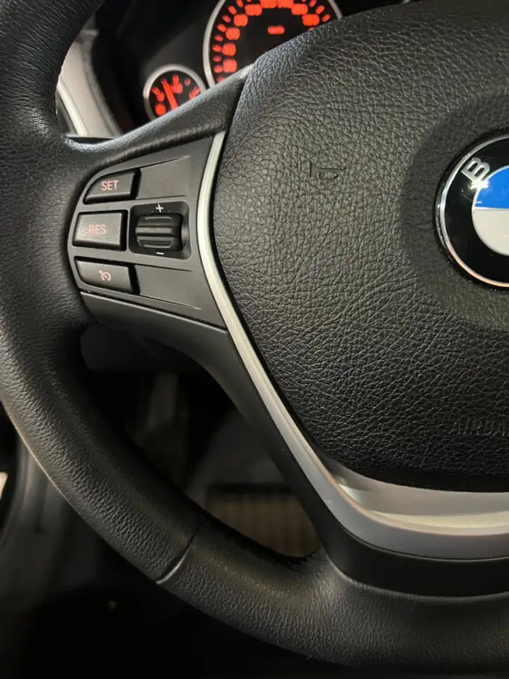 BMW 3 Series снимка BMW 3 Series