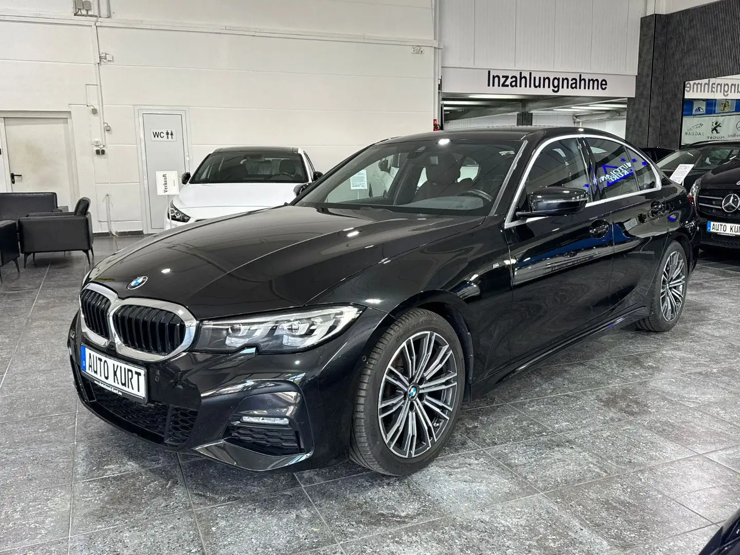 BMW 320 iA M Sport*Leder Mocca*SAG*LED*Navi*Unfall Schwarz - 2