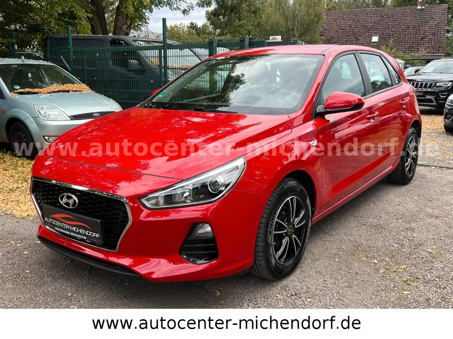 Hyundai i30 Pure*Allwetter*Nur 11Tkm*Tüv Neu Rot - 1