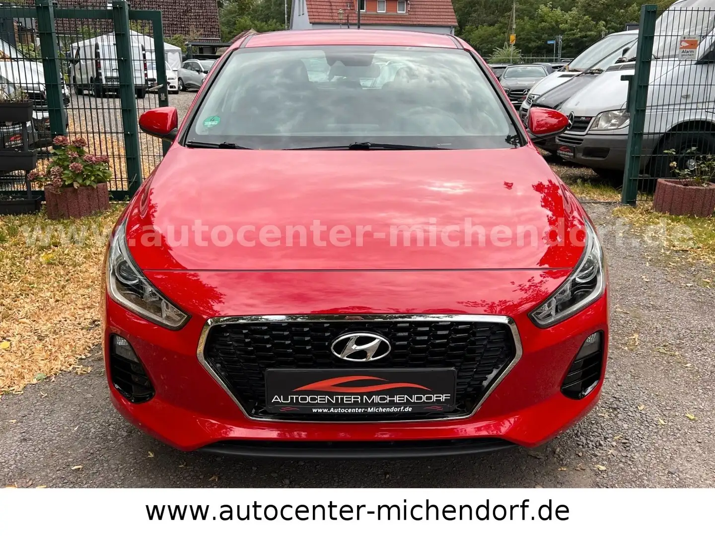 Hyundai i30 Pure*Allwetter*Nur 11Tkm*Tüv Neu Rot - 2