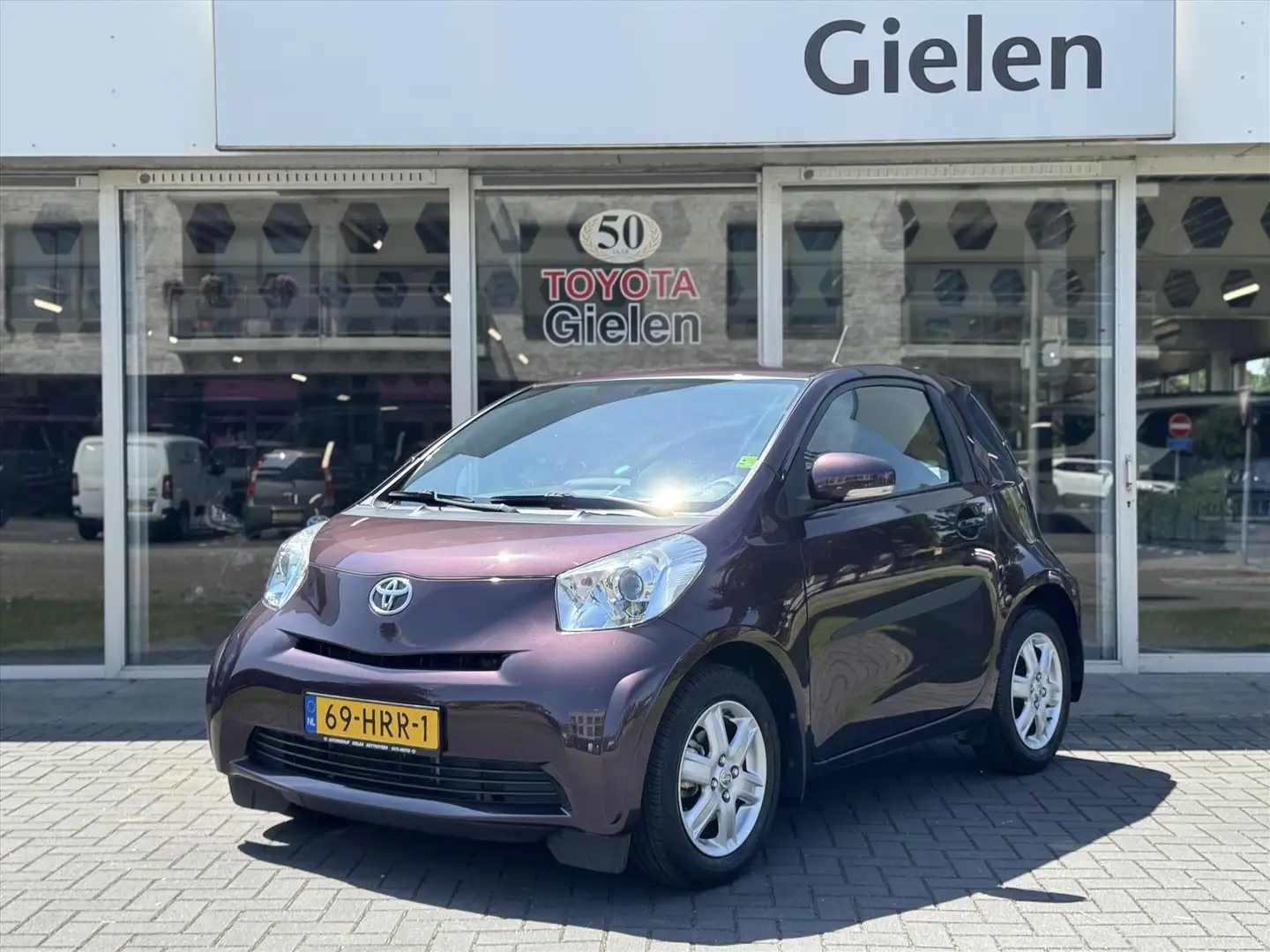 Toyota iQ 1.0 VVT-i Comfort | 2e eigenaar, Lichtmetalen velg Paars - 1