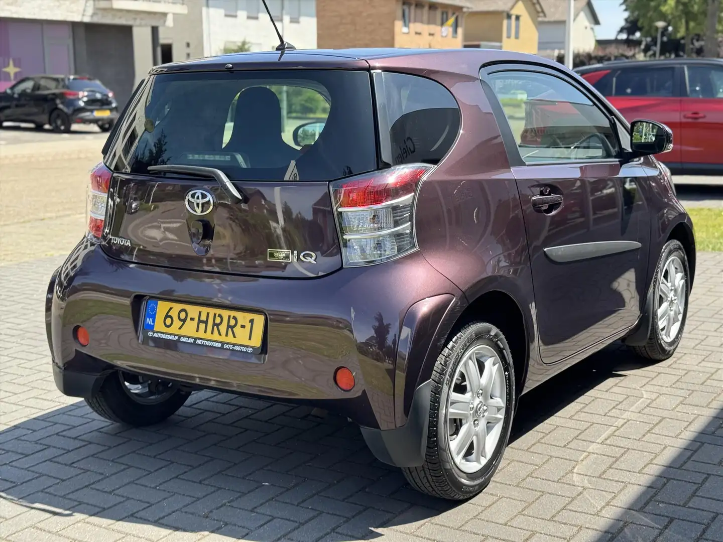 Toyota iQ 1.0 VVT-i Comfort | 2e eigenaar, Lichtmetalen velg Paars - 2