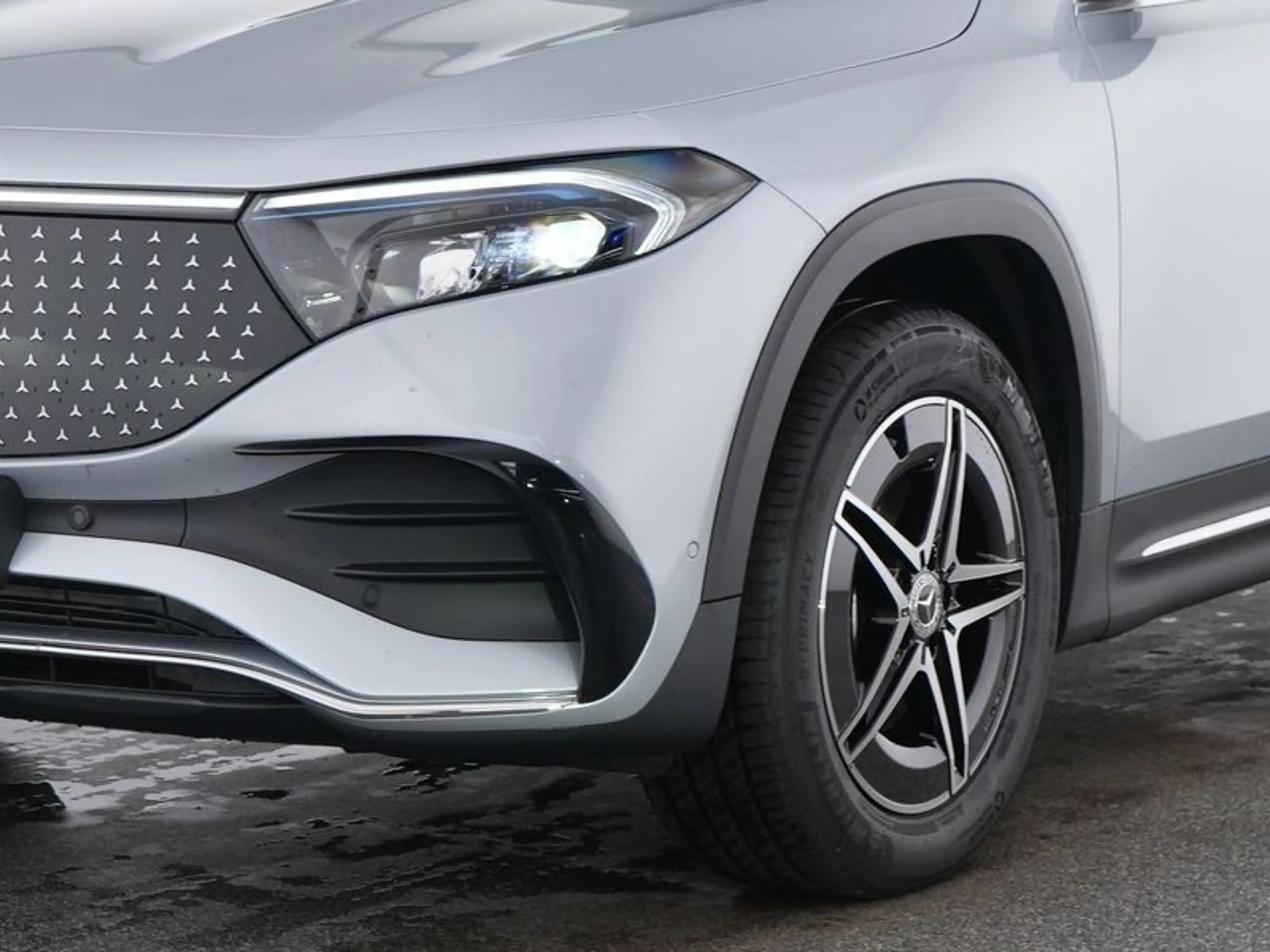 Mercedes-Benz EQB 350 4M AMG-LEDER PREMIUM PANOR MEMO FAP 360° — photo 3