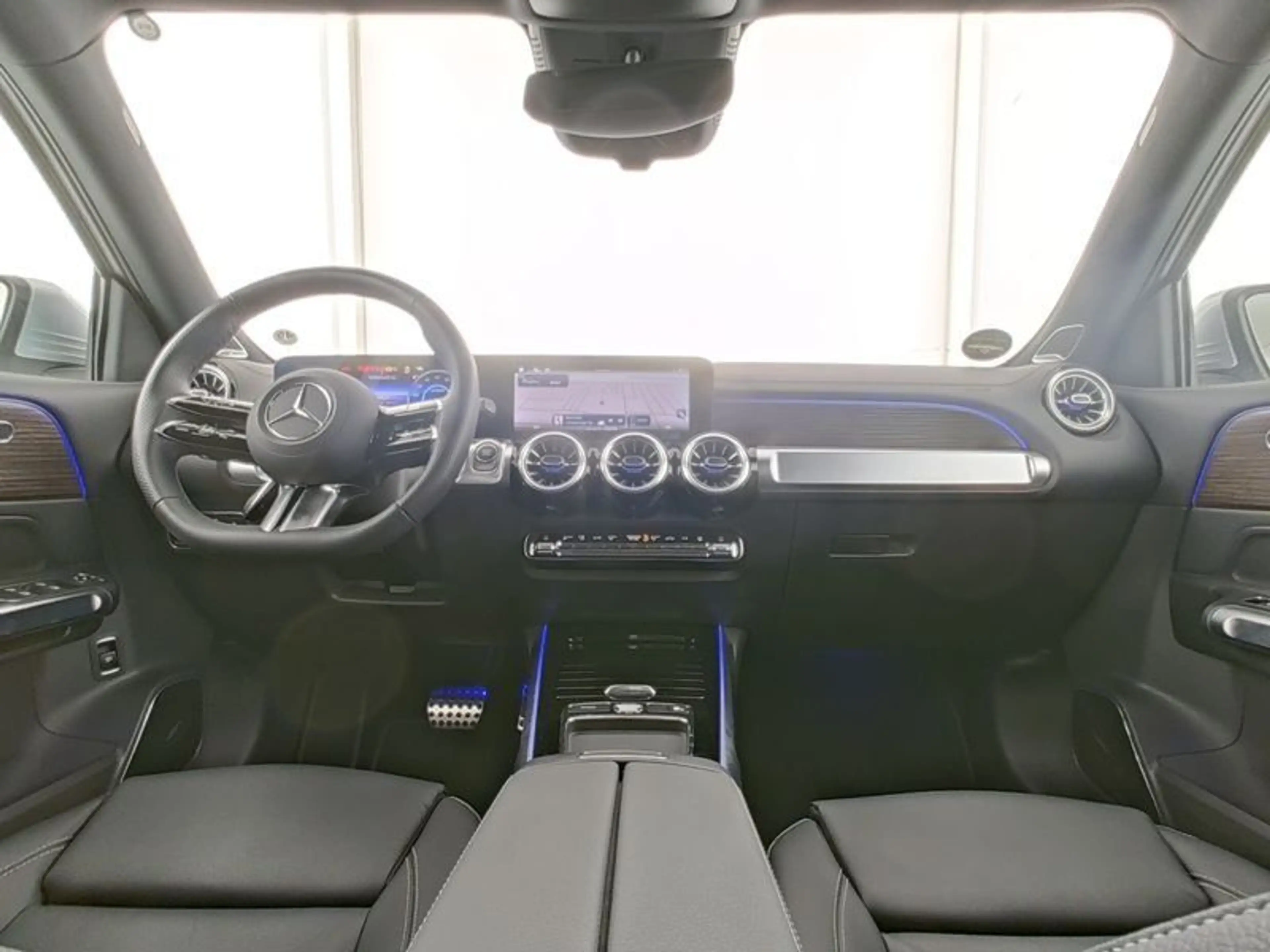 Mercedes-Benz EQB 350 4M AMG-LEDER PREMIUM PANOR MEMO FAP 360° — photo 9