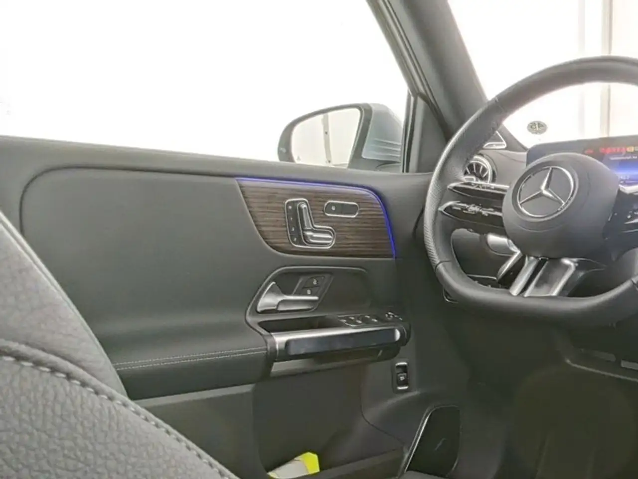 Mercedes-Benz EQB 4M AMG-LEDER PREMIUM PANOR MEMO FAP 360°, миниатюра 6
