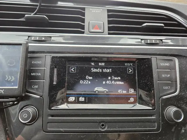 Volkswagen Tiguan view 12