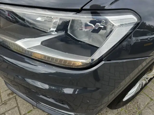 Volkswagen Tiguan view 5