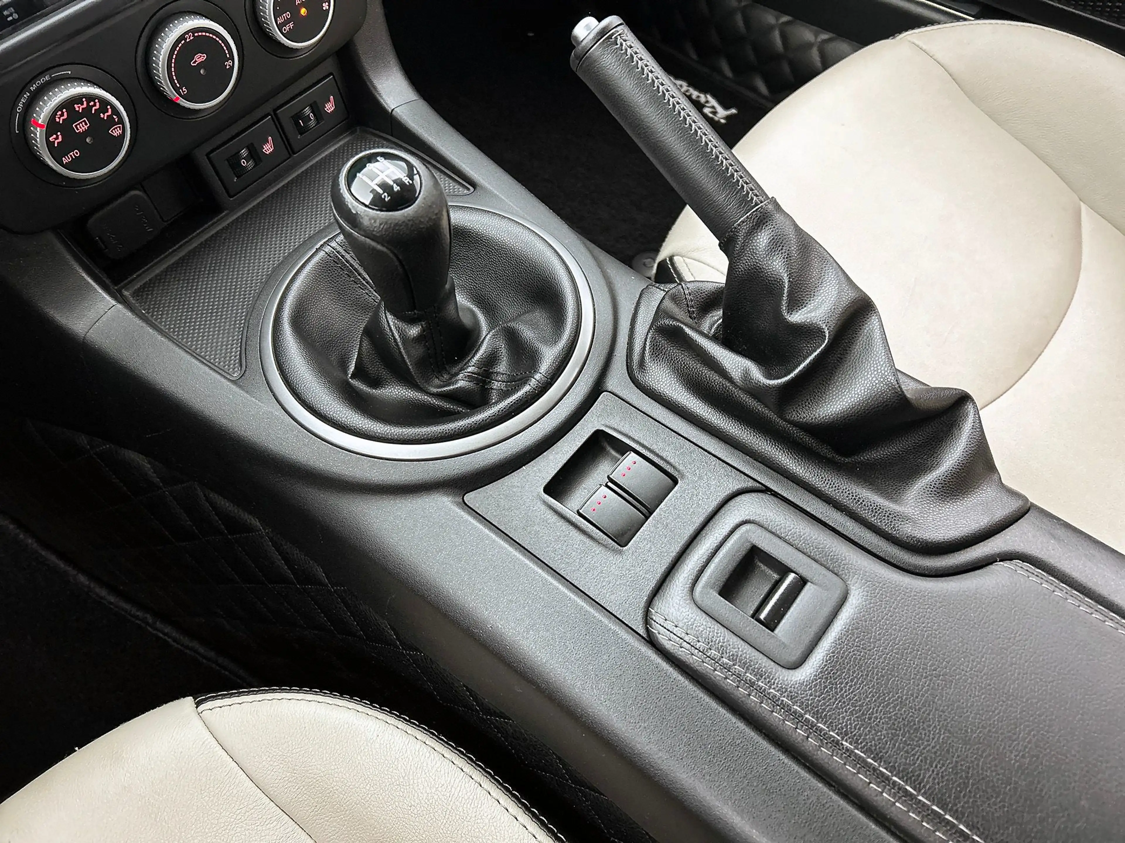 Mazda MX-5 Roadster Coupé 1.8 Silver Edition | Inc. Hardtop | — photo 16