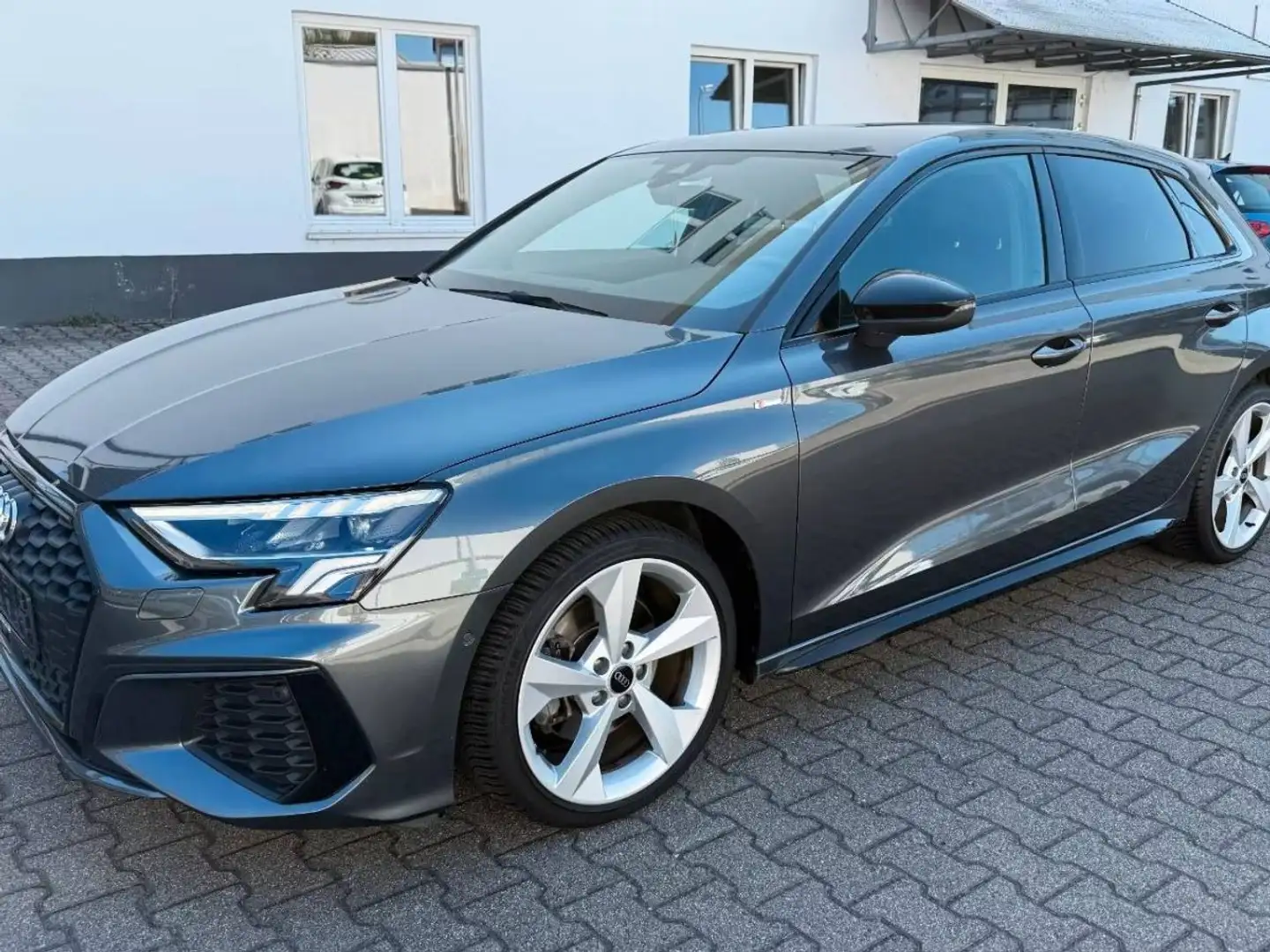 Audi A3 IV 30 TFSI 110ch S line Gris - 1