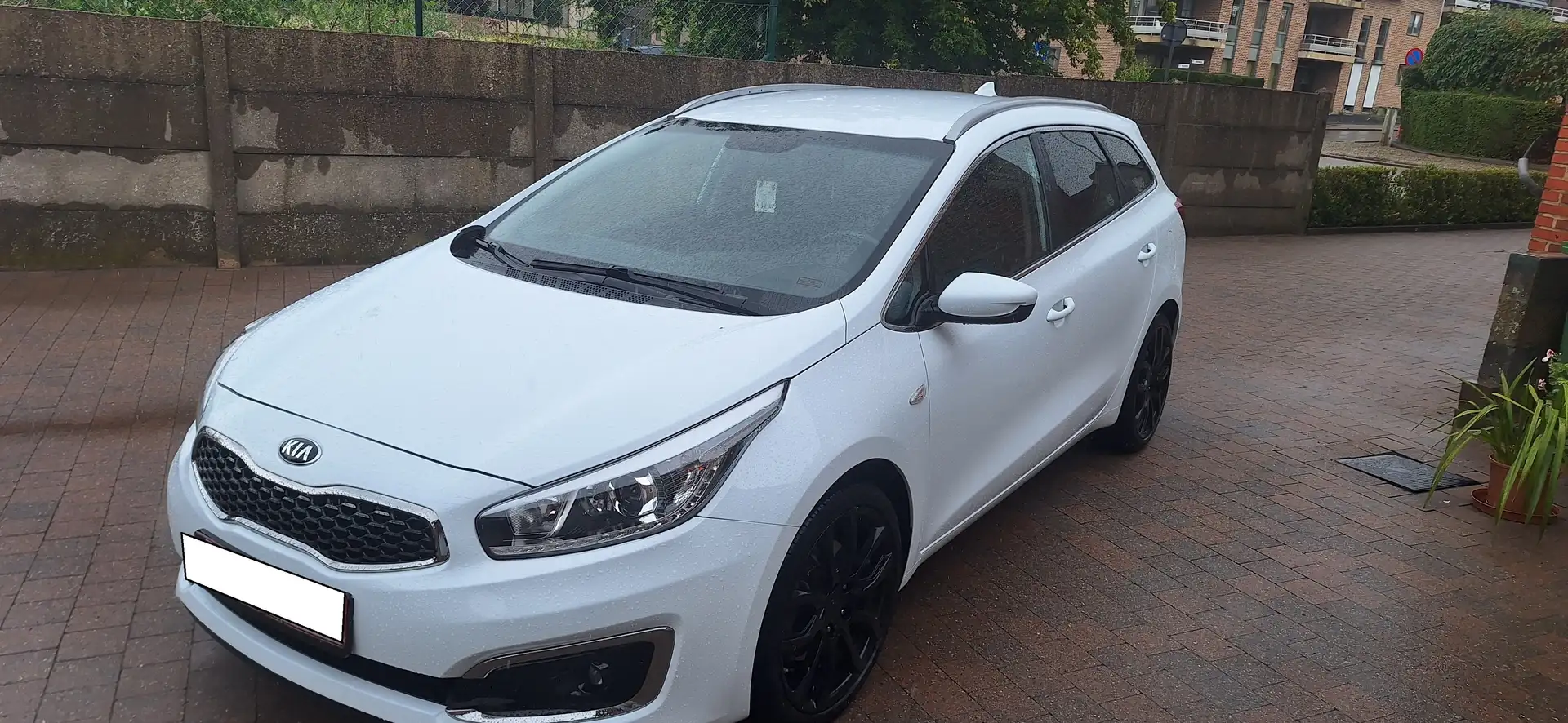 Kia Ceed SW / cee'd SW Ceed 1.6 CRDi 136 ISG SW Dream-Team Edition Blanc - 1