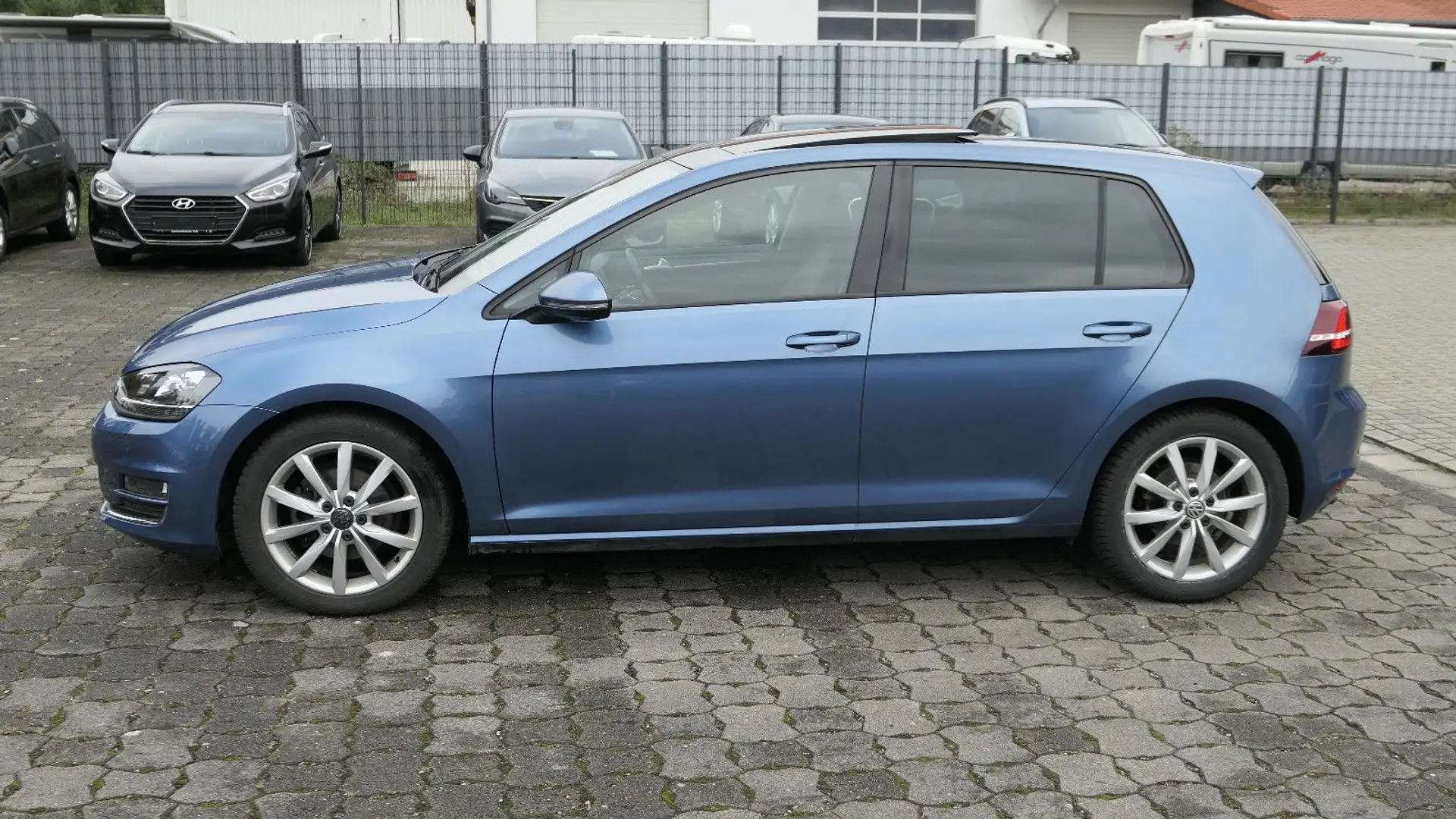 Volkswagen Golf VII Lim. Highline BMT/BI-Xenon/Panorama Blau - 2