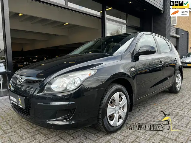 Hyundai i30 1.4i Active Cool / apk 3-2027