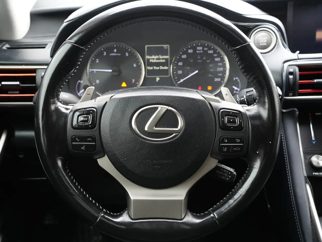 Lexus IS снимка Lexus IS