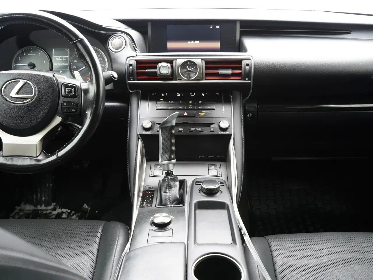 Lexus IS снимка Lexus IS