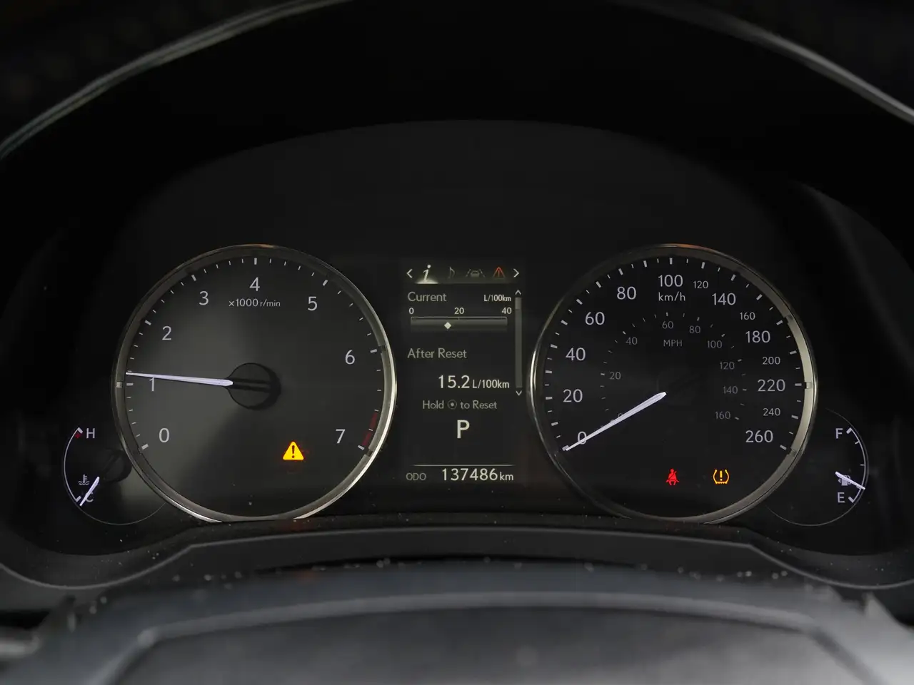 Lexus IS снимка Lexus IS