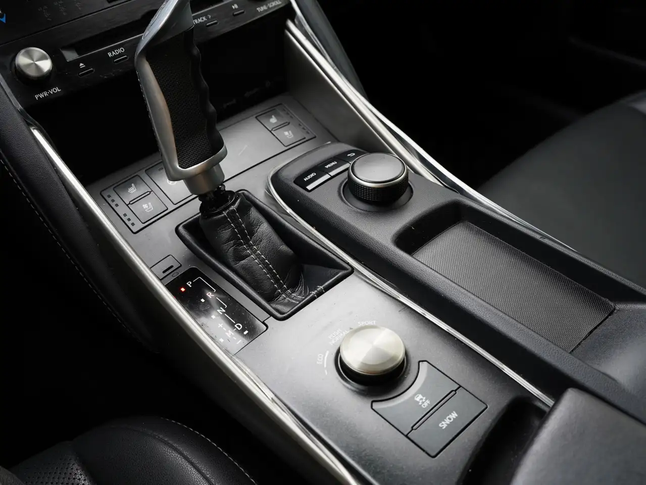 Lexus IS снимка Lexus IS