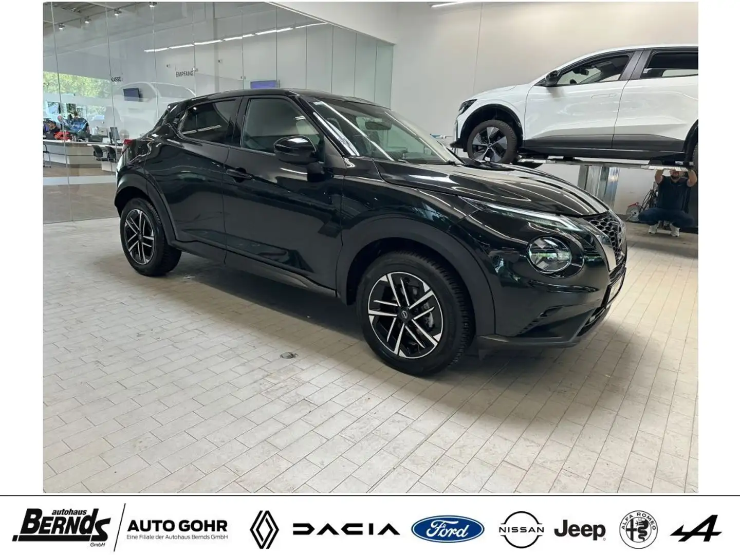Nissan Juke 1.0 DIG-T N-Connecta KLIMAAUTOM. SITZHZG. ISO-FIX Schwarz - 2