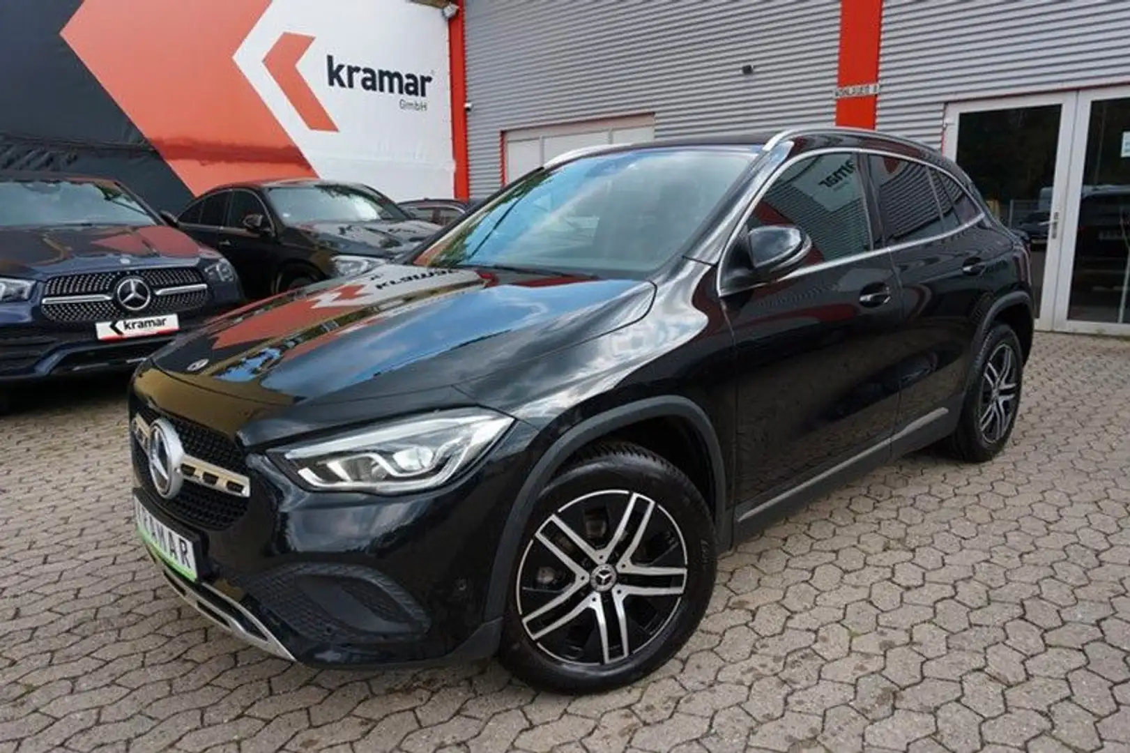 Mercedes-Benz GLA 200 d DCT 8G-Tronic Progressive Navi/Kamera Schwarz - 1