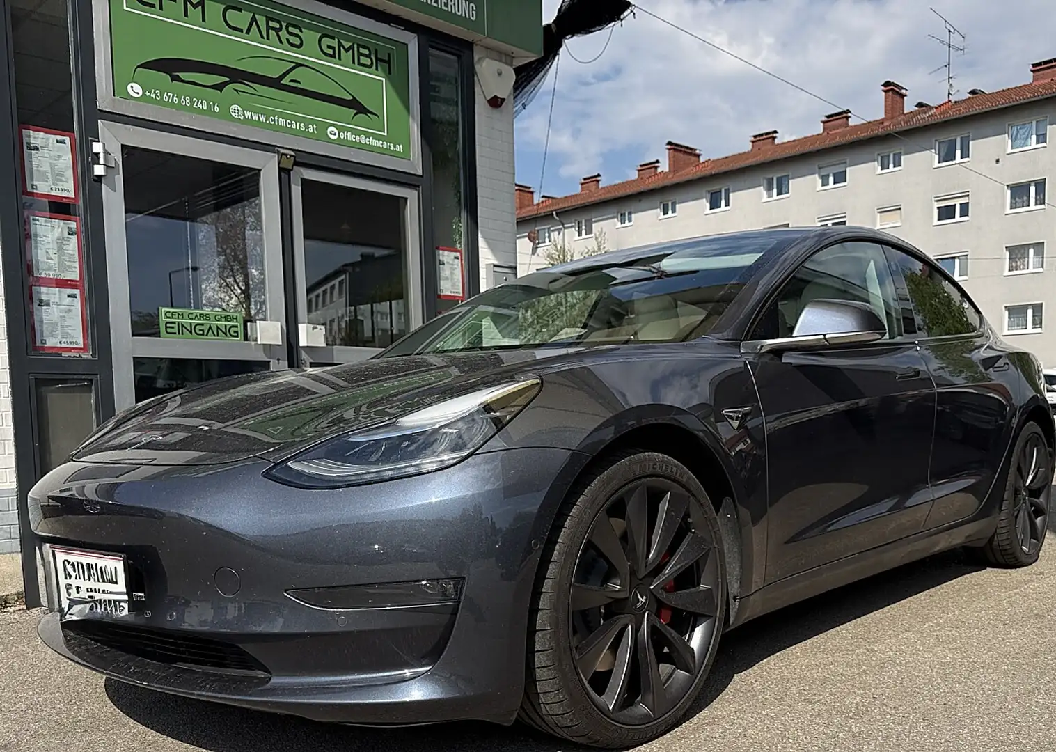 Tesla Model 3 Performance AWD Grau - 1
