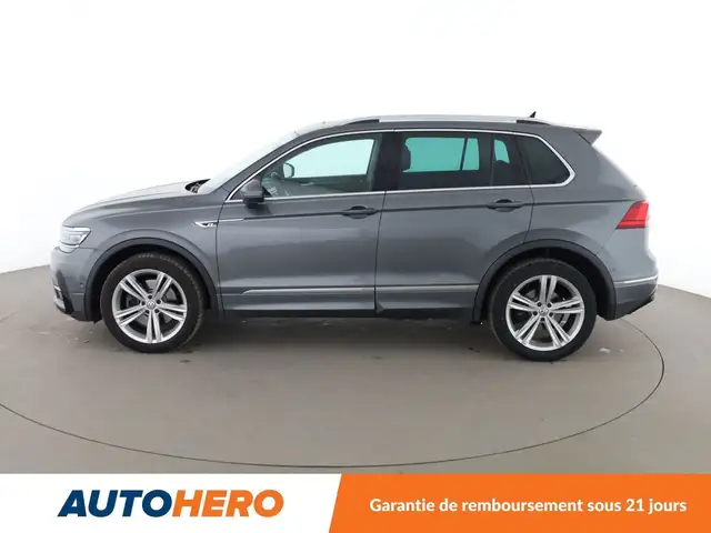 Volkswagen Tiguan view 3
