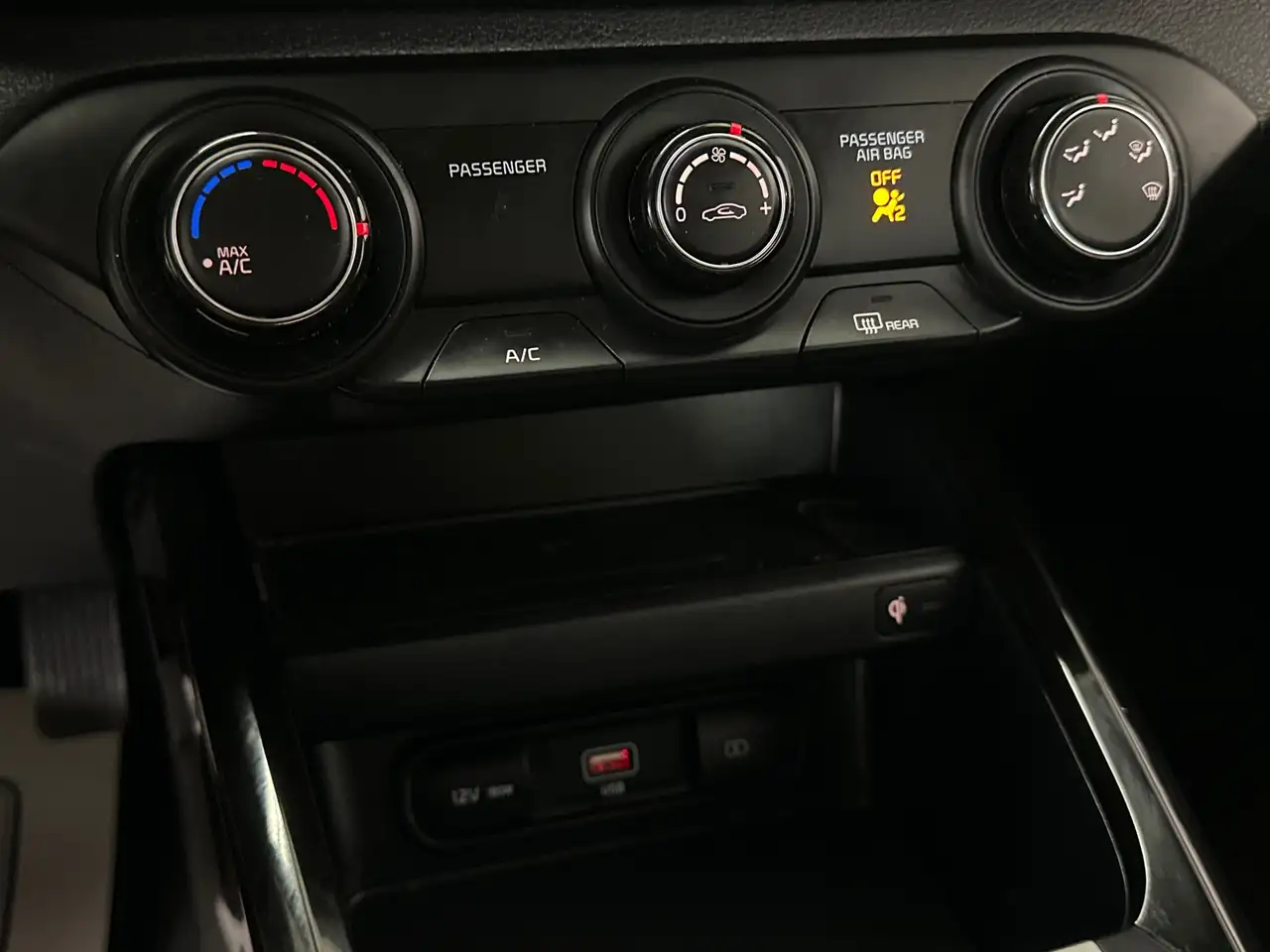 Kia Forte снимка Kia Forte