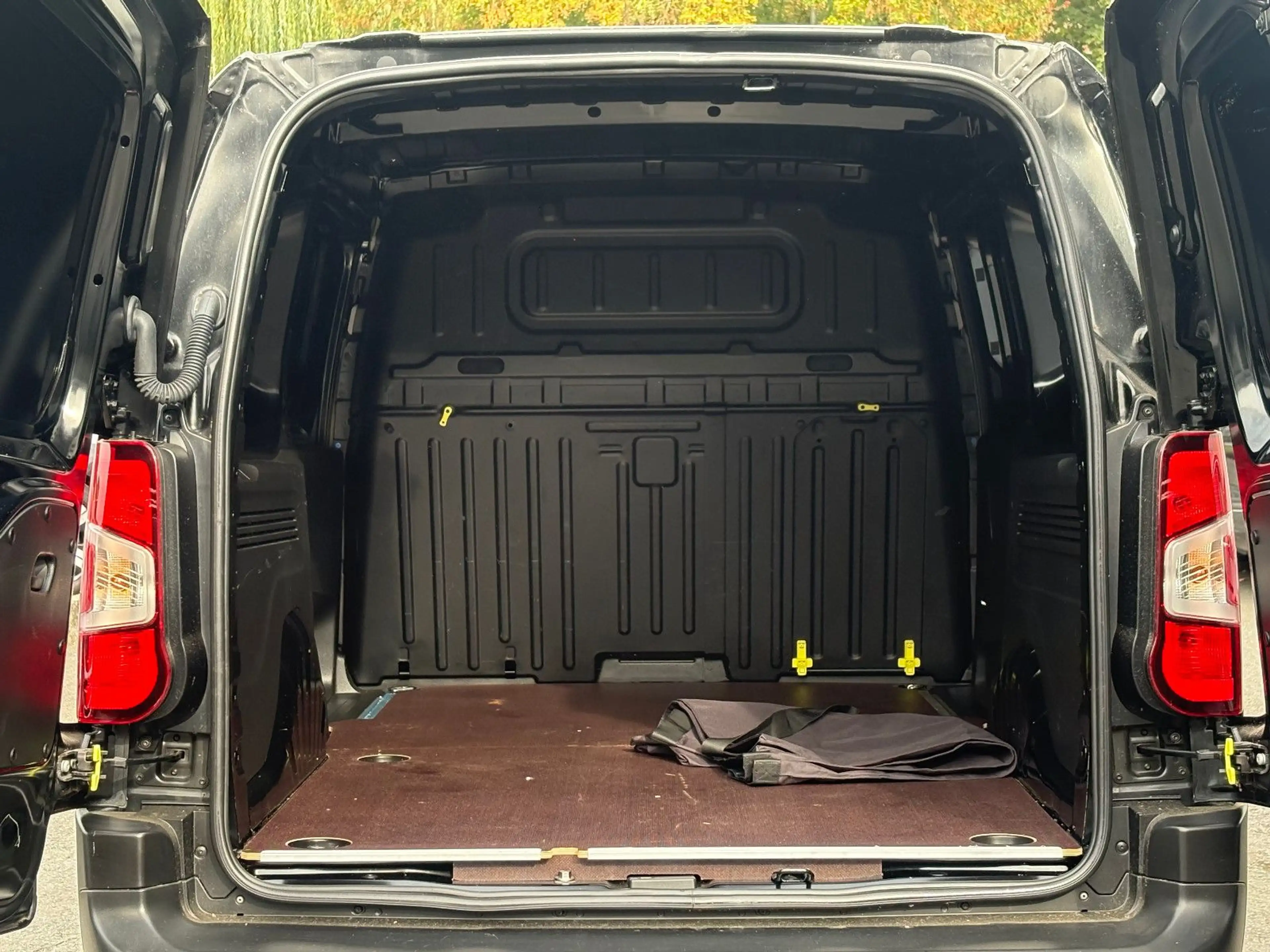 Citroen Berlingo 1.5 Kasten XL L2 LANG Driver AHK KAM — photo 12