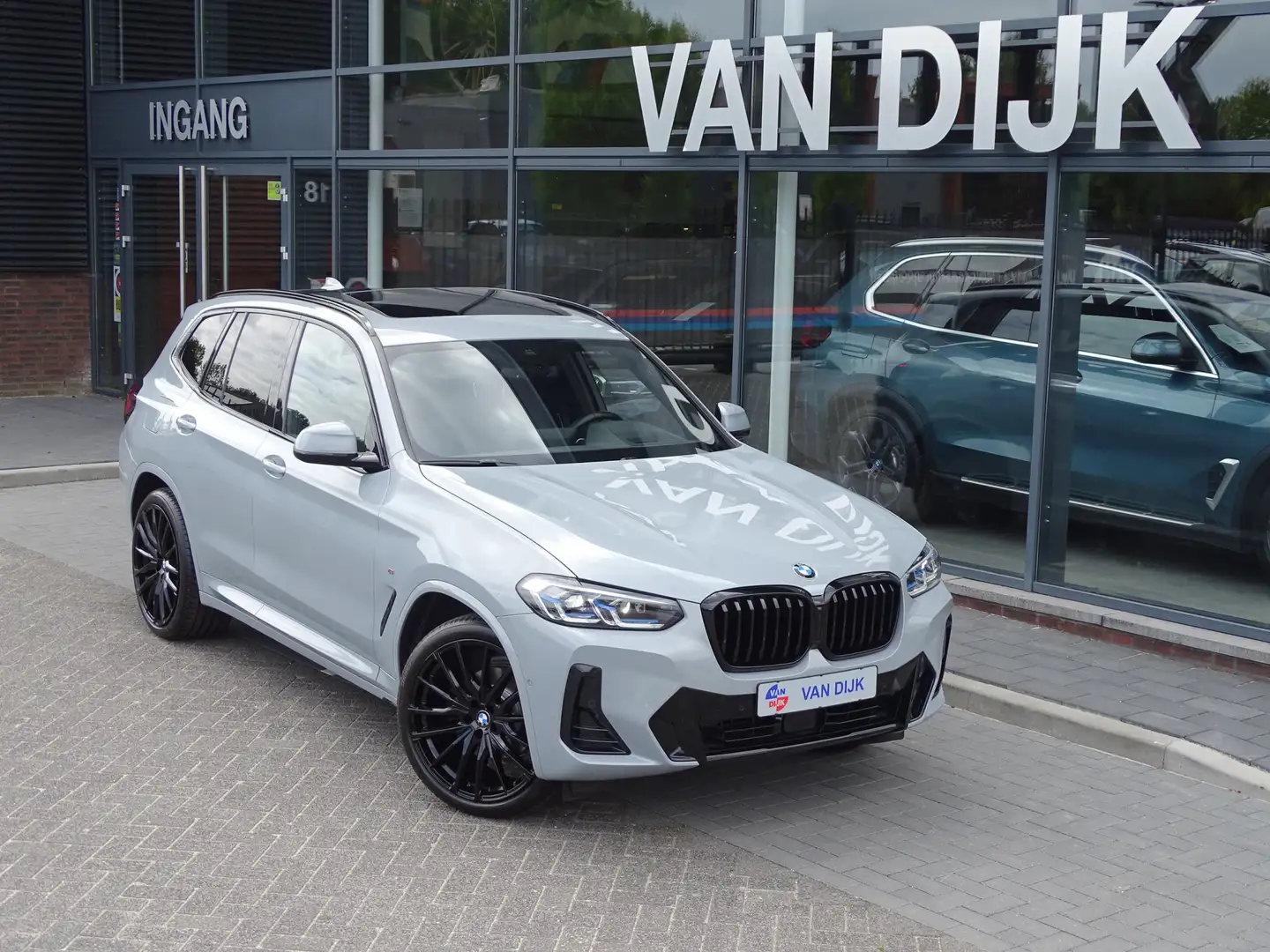 BMW X3 xDrive20i M Sportpakket Pano.Dak Elek.trekhaak Har Grijs - 2