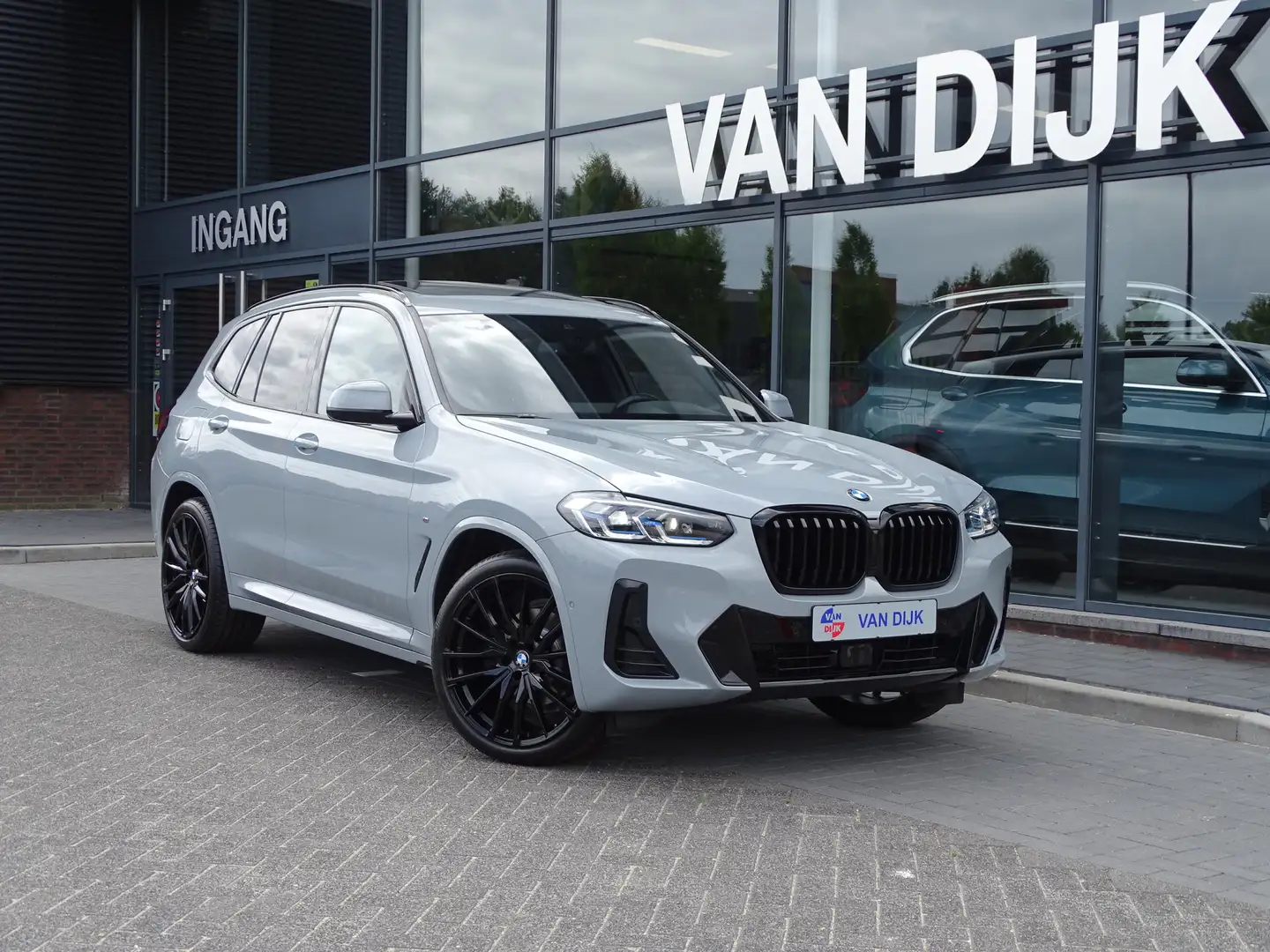 BMW X3 xDrive20i M Sportpakket Pano.Dak Elek.trekhaak Har Grijs - 1