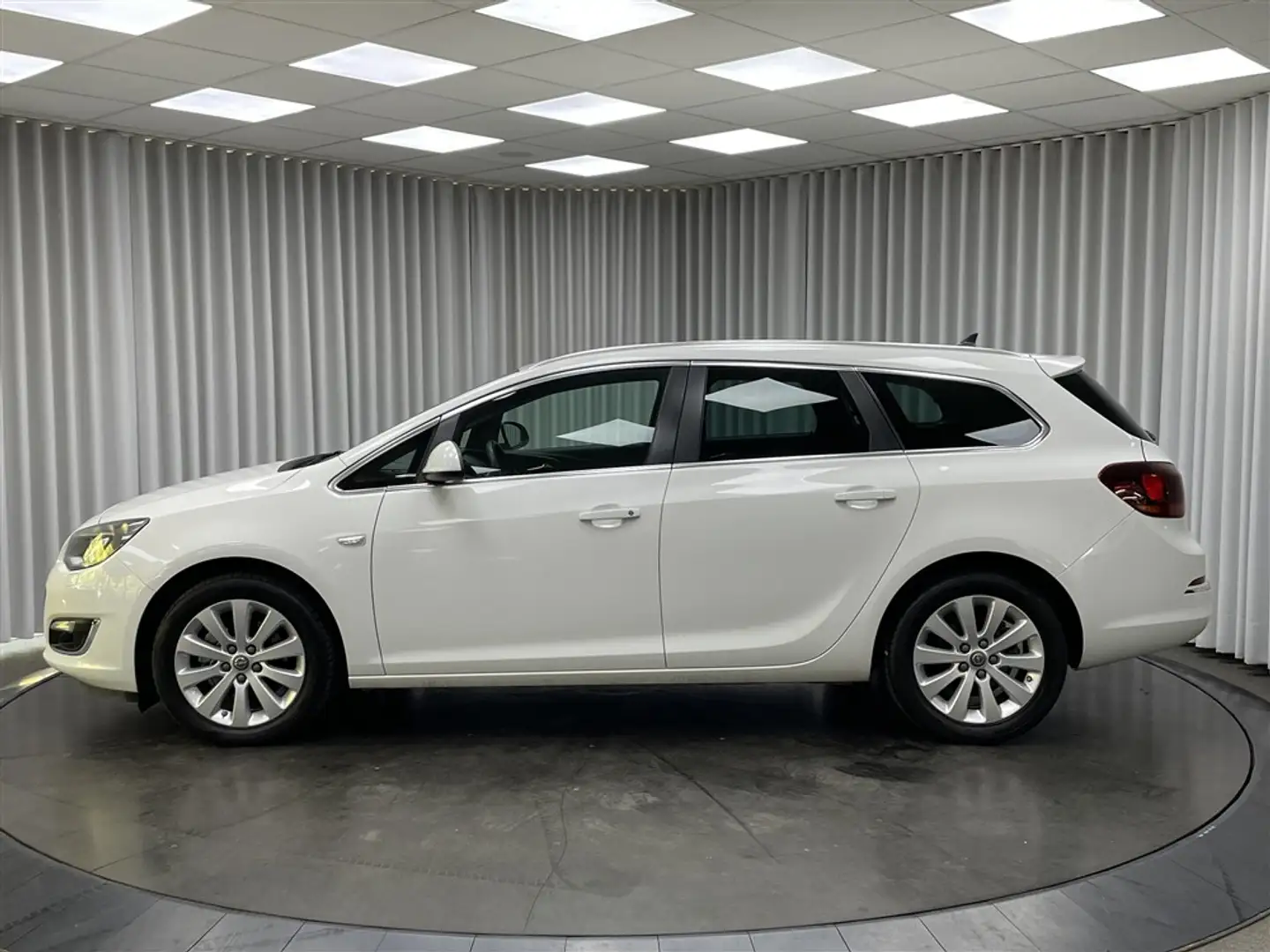 Opel Astra 1.6 CDTi / Break / Leder / Xenon / Navi / ... Wit - 2