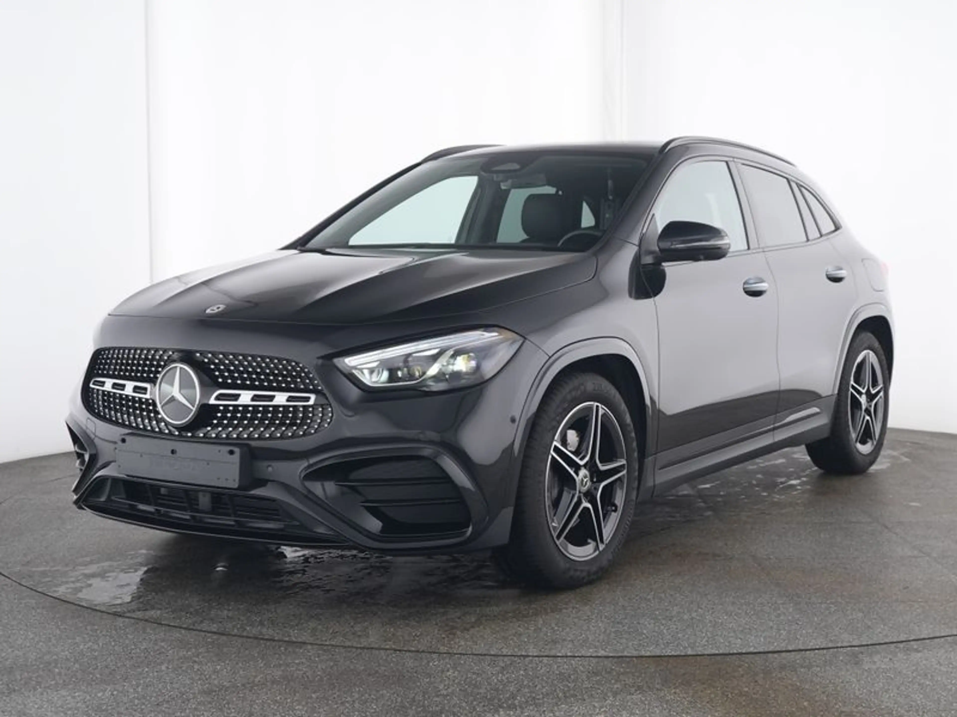Mercedes-Benz GLA 220 4M AMG-Sport/Pano/MLB/Night/Dist/360/HUD — photo 2