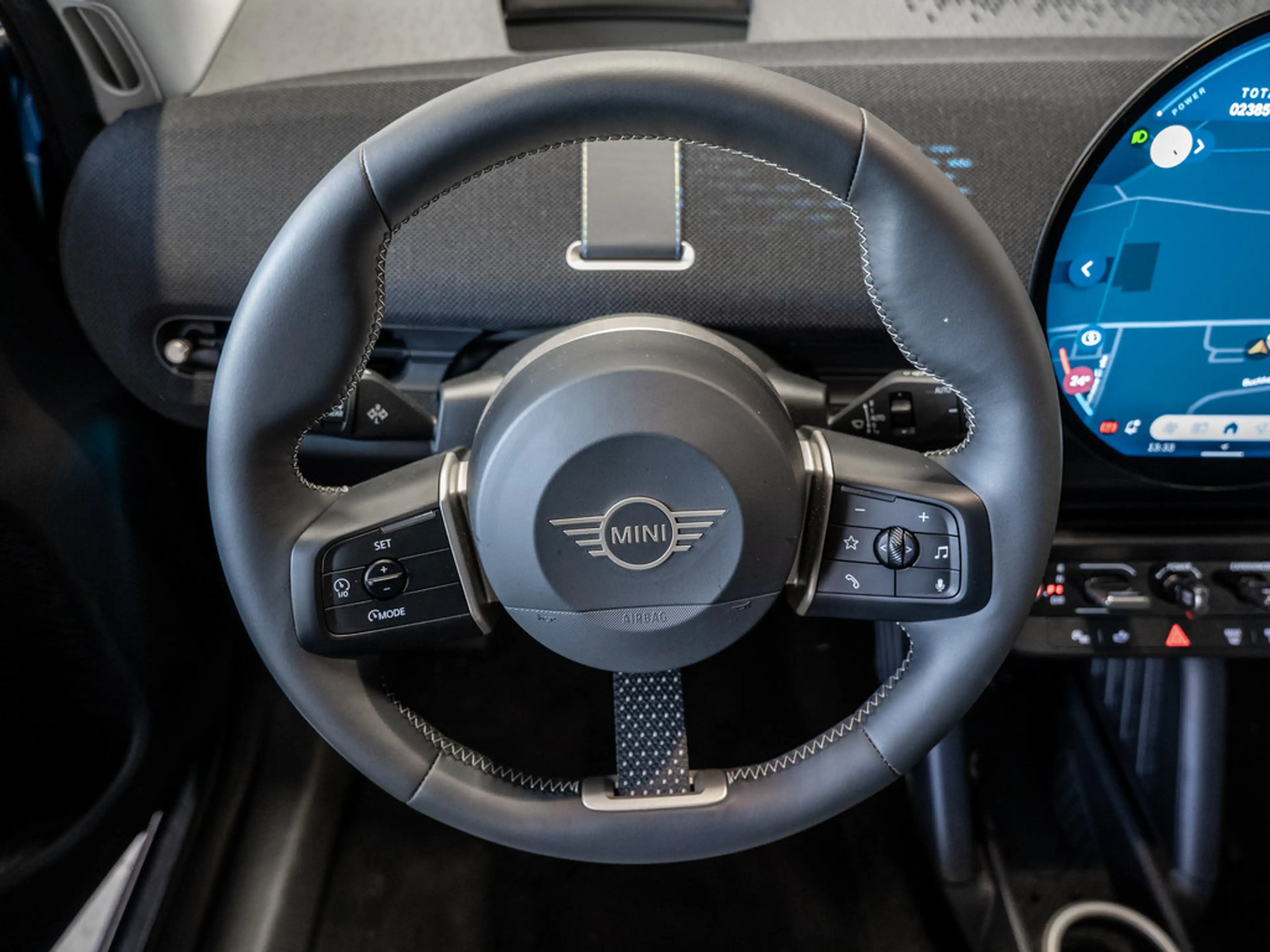 MINI Aceman E Classic Trim PANO HUD 360° LED NAVI — photo 13