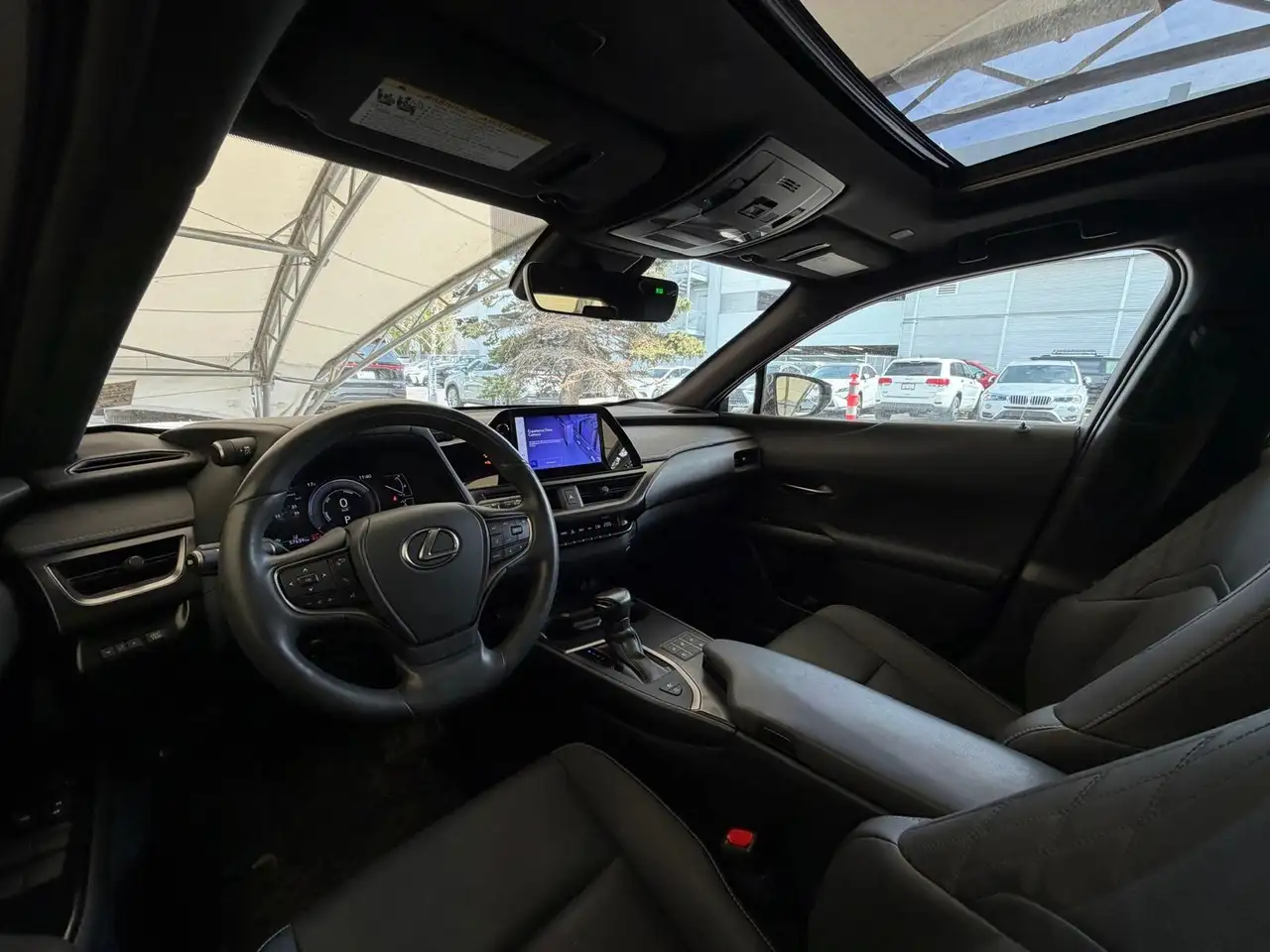 Lexus UX снимка Lexus UX