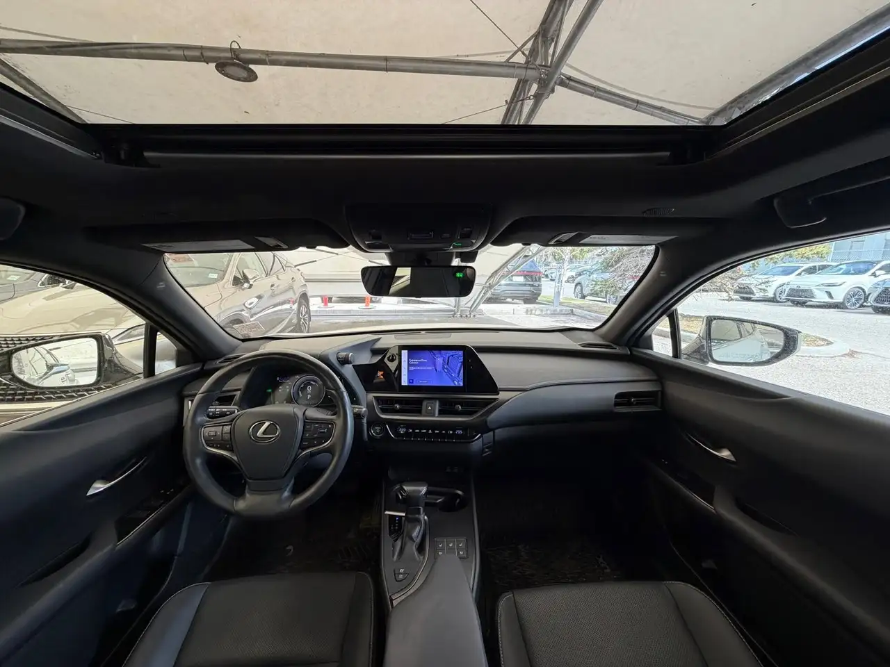 Lexus UX снимка Lexus UX