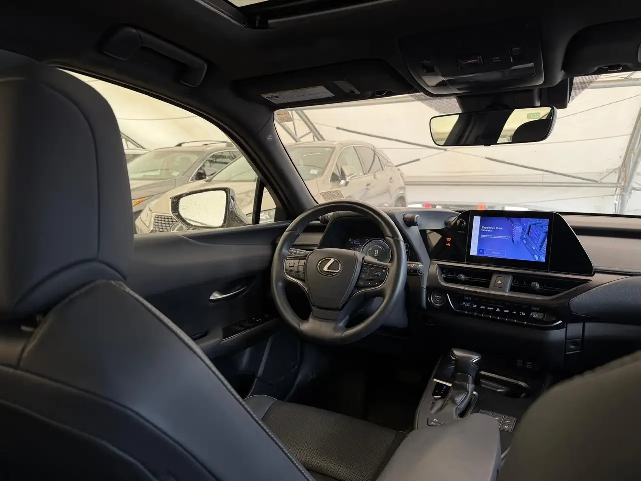 Lexus UX снимка Lexus UX