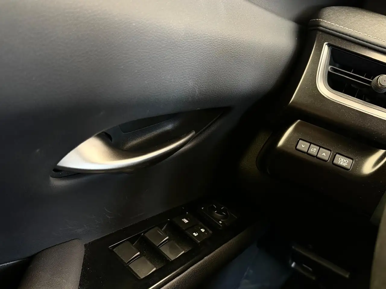 Lexus UX снимка Lexus UX