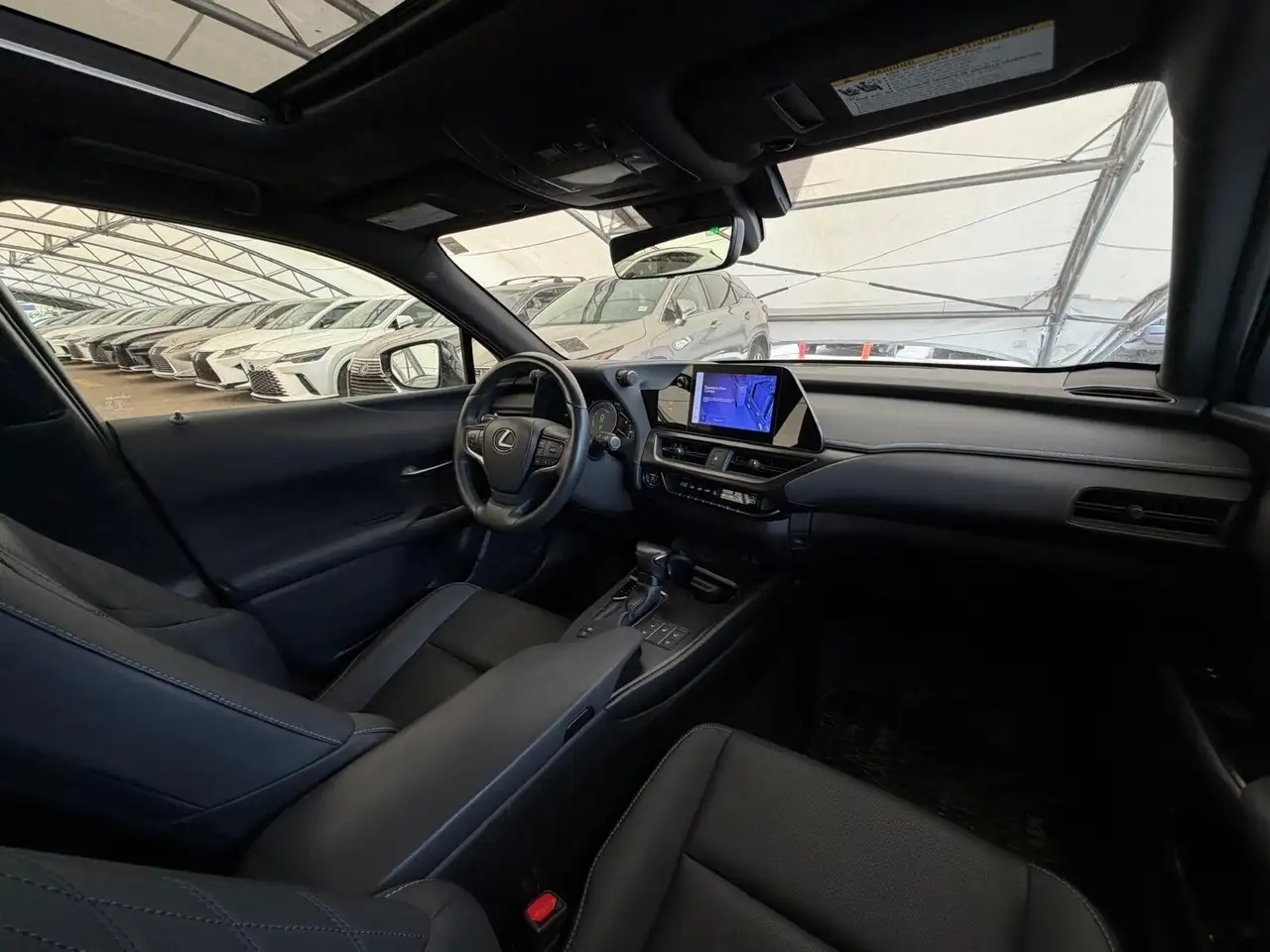Lexus UX снимка Lexus UX