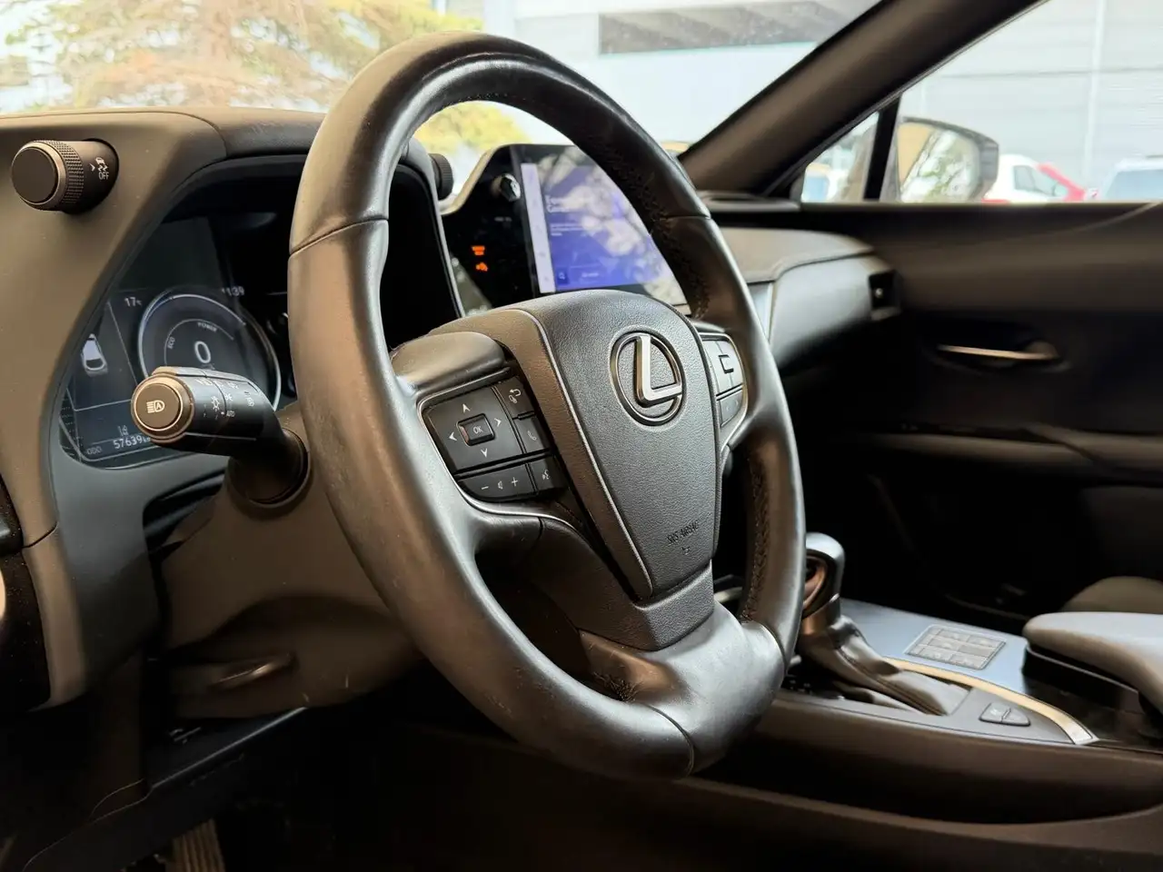 Lexus UX снимка Lexus UX