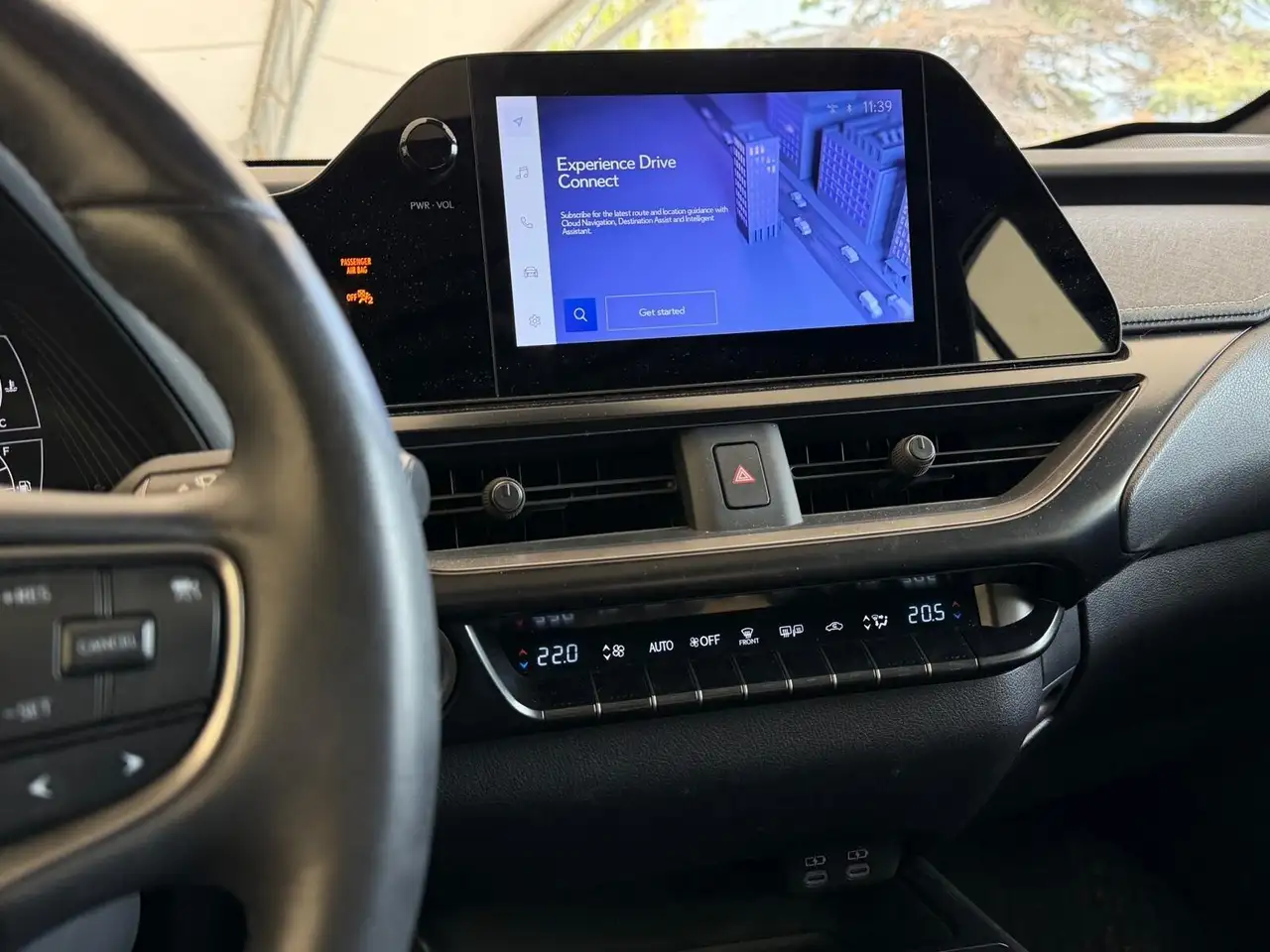 Lexus UX снимка Lexus UX