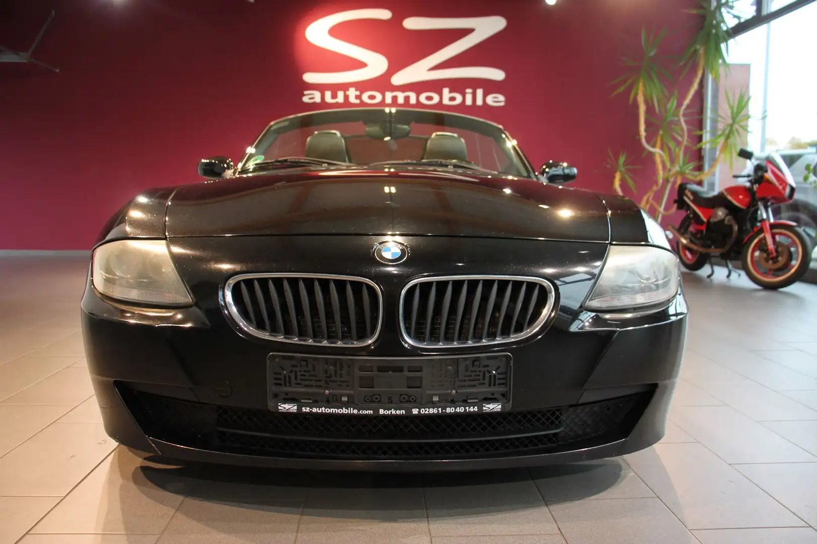 BMW Z4 Roadster 2.0i Navi SHZ Leder Schwarz - 2