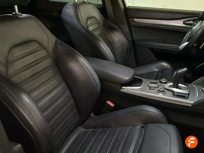 Alfa Romeo Stelvio 2022, foto 23
