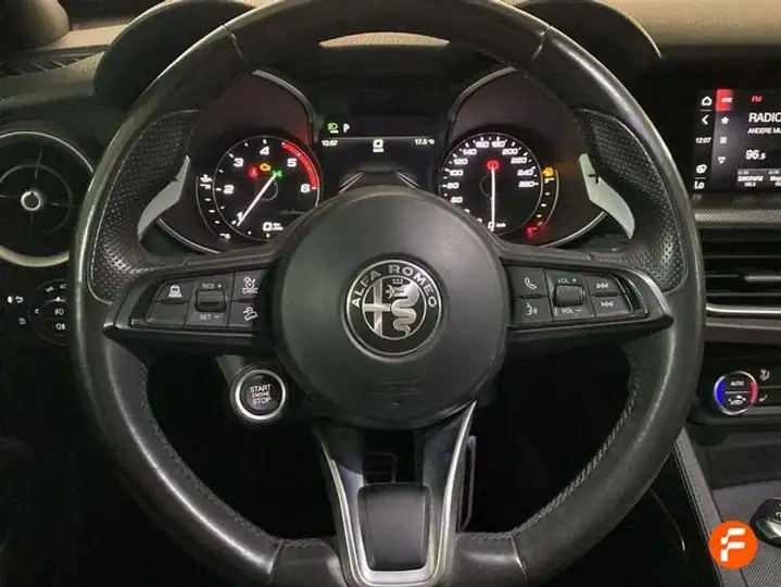 Alfa Romeo Stelvio 2022, foto 11